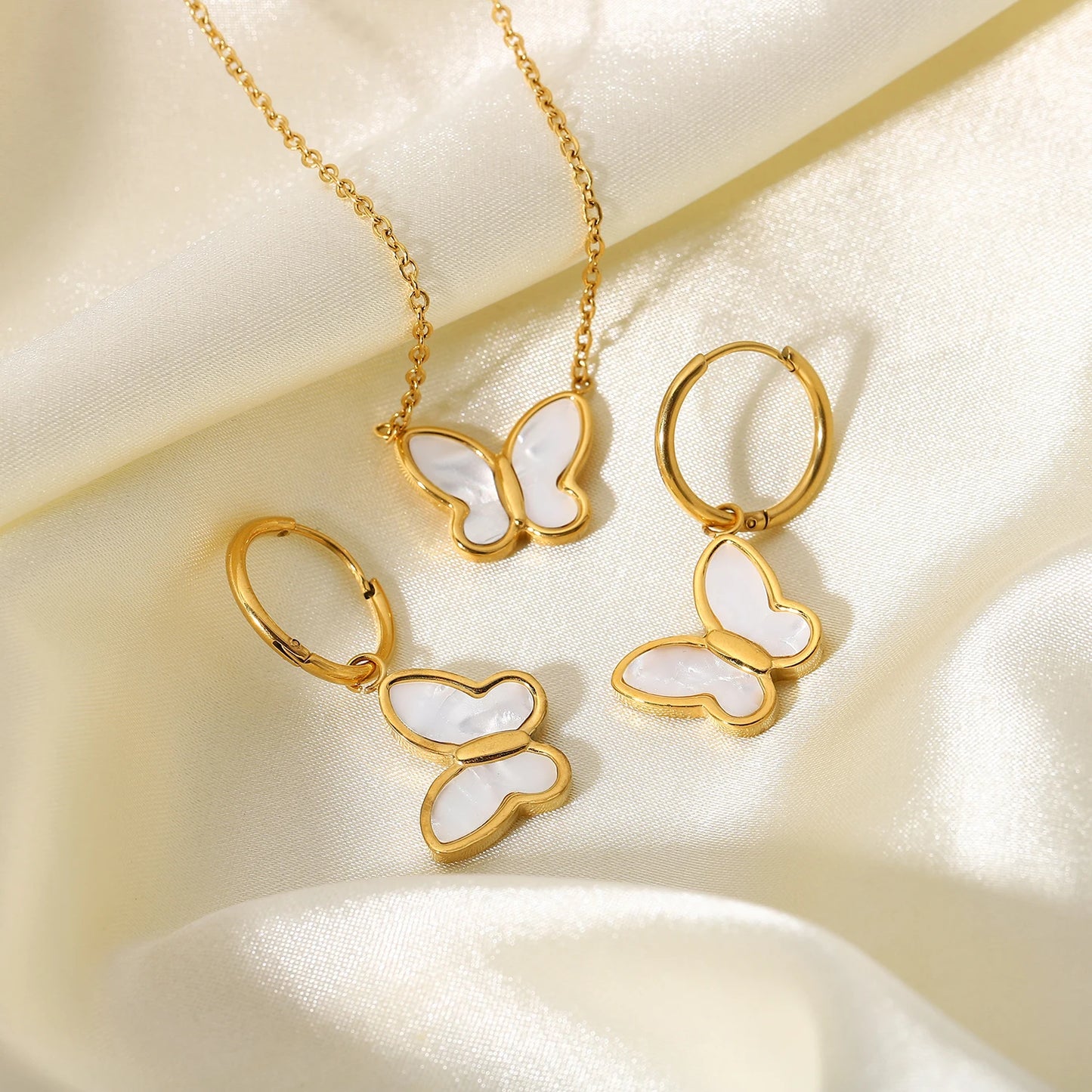 Tiny Shiny Wings Necklace