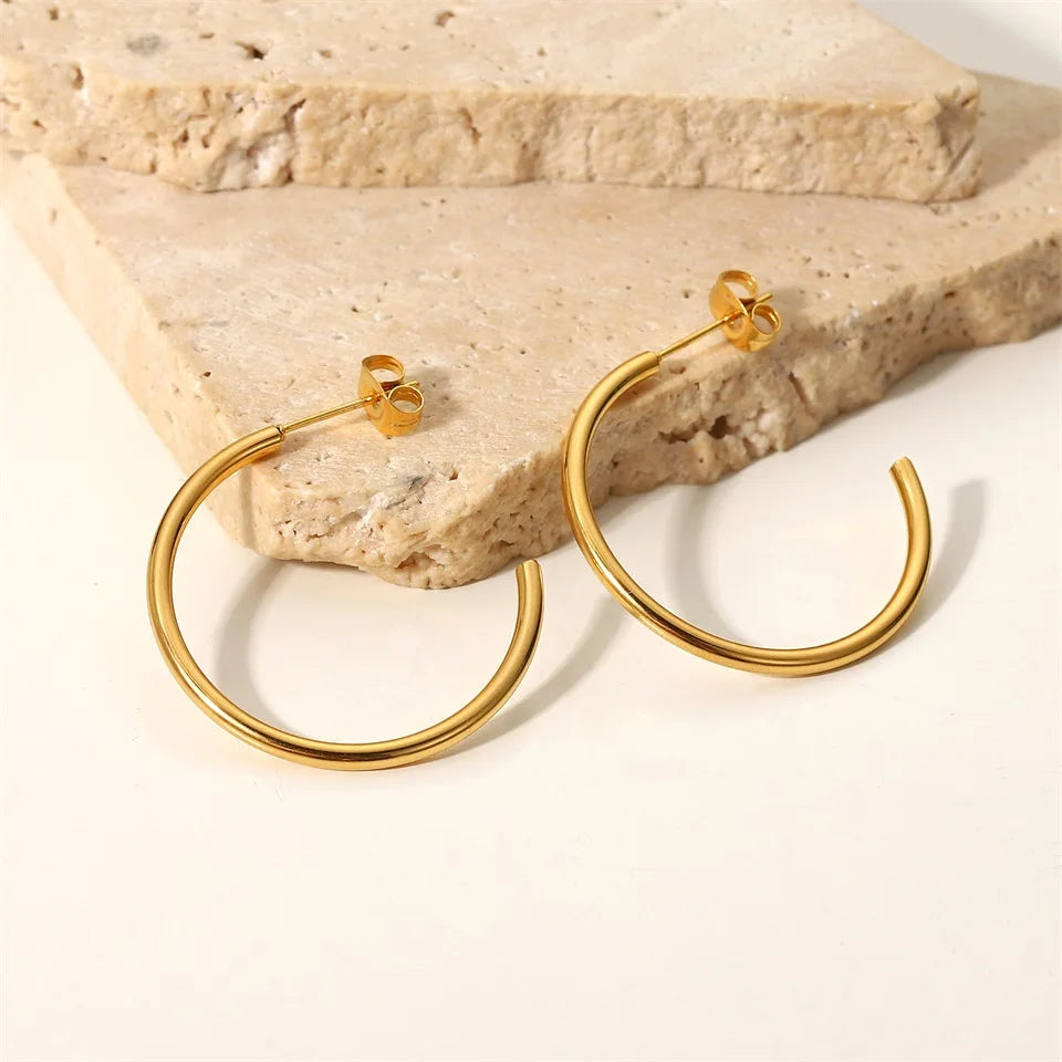 Essential Hoops Earrings